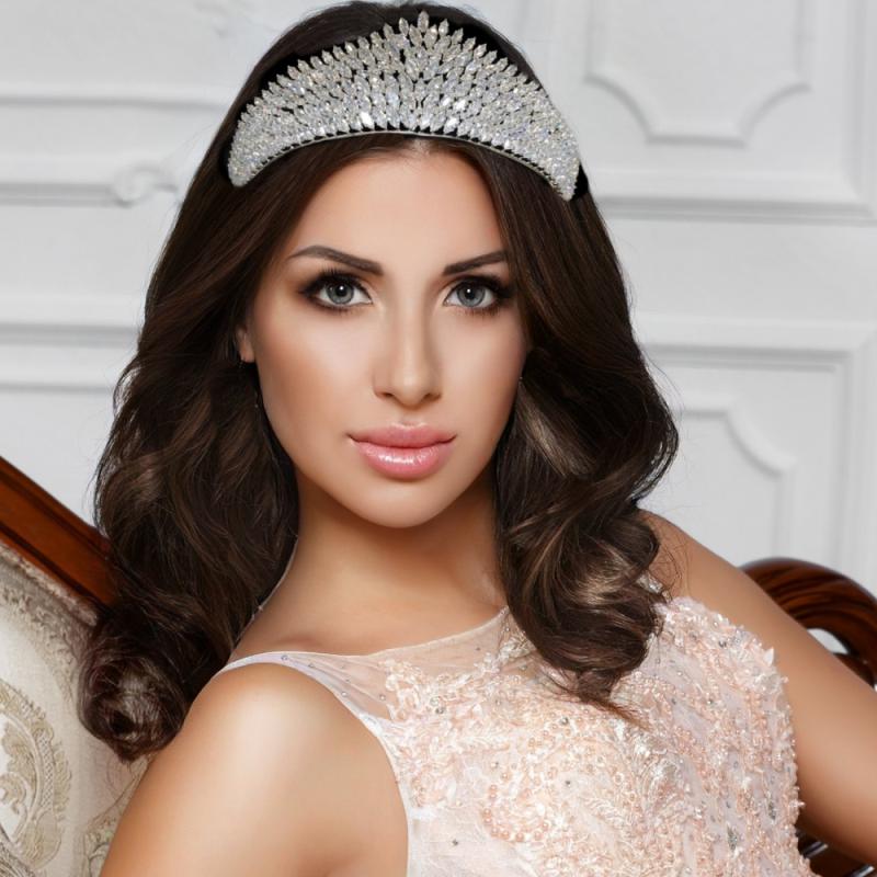 Rise, Fall And Rise Again Of The Wedding Tiara