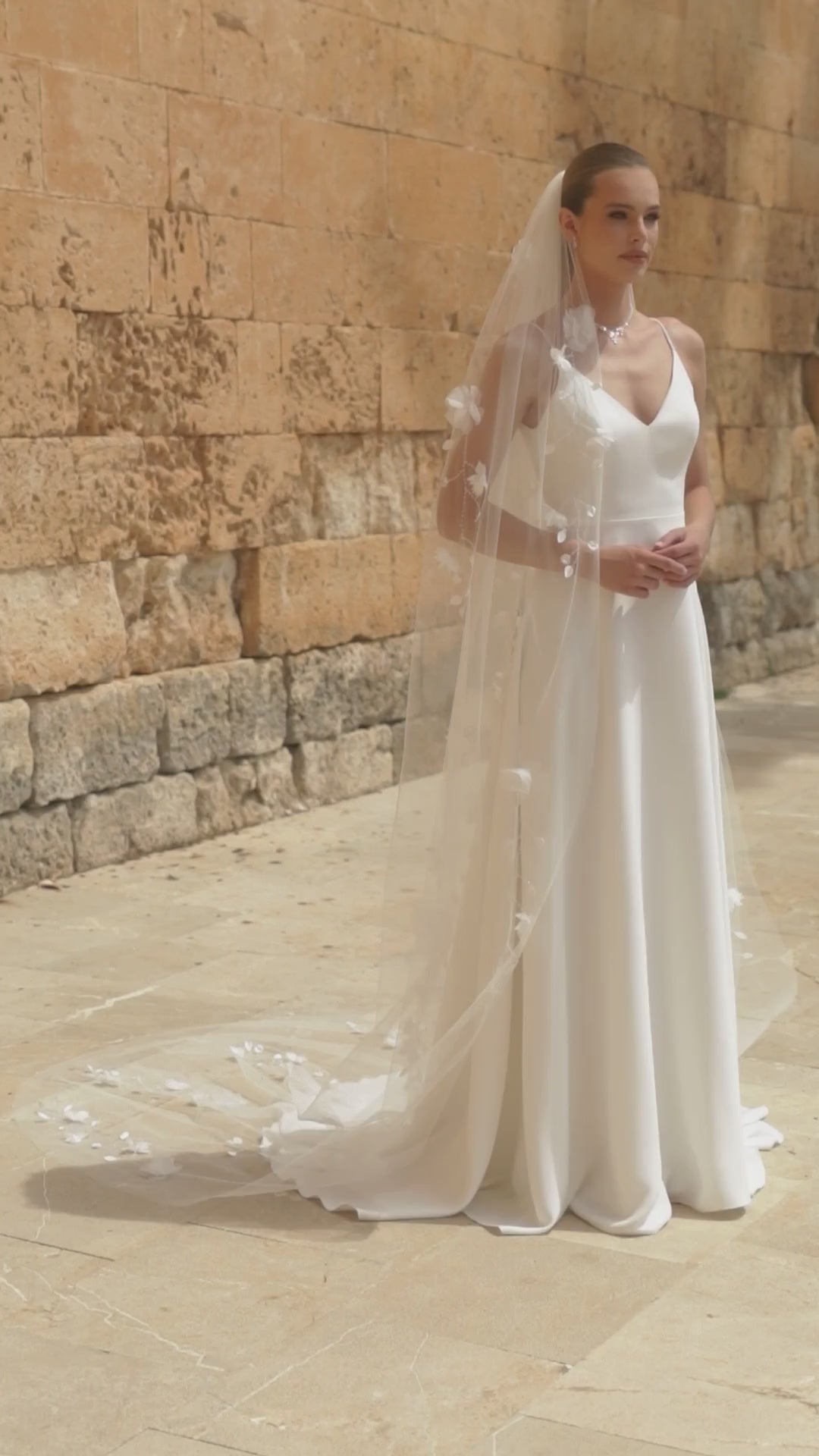 3D Floral Wedding Veil with Cut Edge