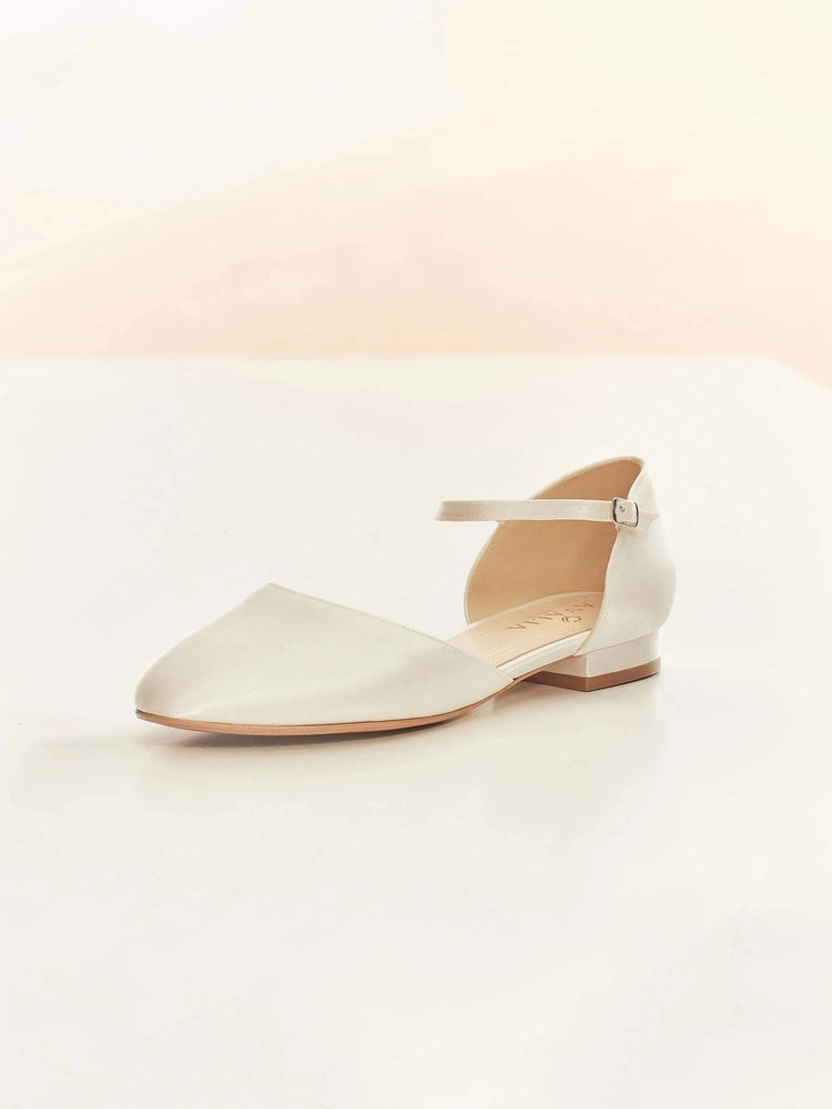 
            
                Load image into Gallery viewer, Avalia Ivory Satin Flat Wedding Shoes with Ankle Strap, Satin Wedding Pump SISSI **50% OFF SIZE 5**
            
        
