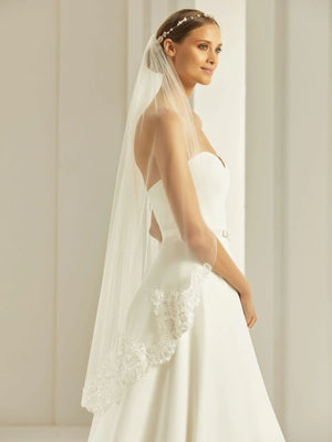 
            
                Load image into Gallery viewer, Bianco Evento Single Tier Wedding Veil Cut Edge and Beaded Lace Border Ivory Tulle S286
            
        