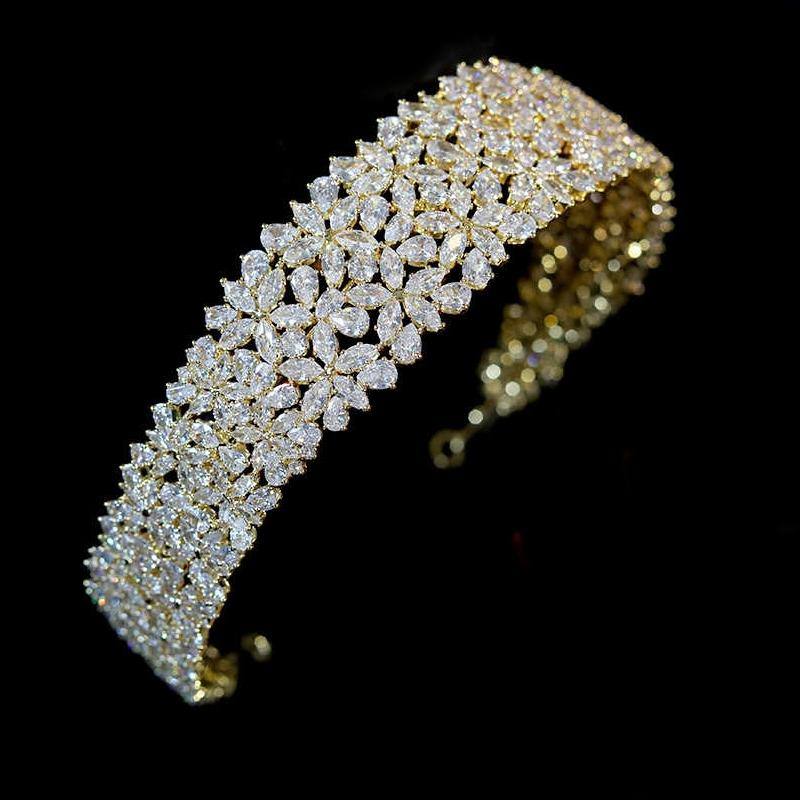 
            
                Load image into Gallery viewer, Brides Crystal Starlet Headband, Gold Bridal Headdress 7674
            
        