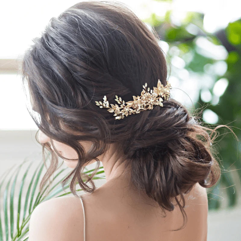 
            
                Load image into Gallery viewer, Brides Gold Hair Comb with Crystals and Pearls, A6038
            
        