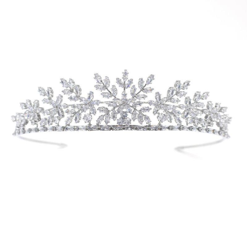 
            
                Load image into Gallery viewer, Brides Starlet Tiara, Exquisite Headdress, CZ Crystals, Silver 54
            
        
