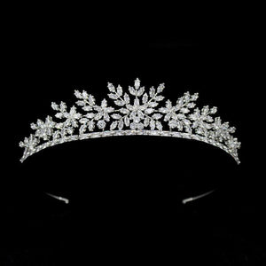 
            
                Load image into Gallery viewer, Brides Starlet Tiara, Exquisite Headdress, CZ Crystals, Silver 54
            
        