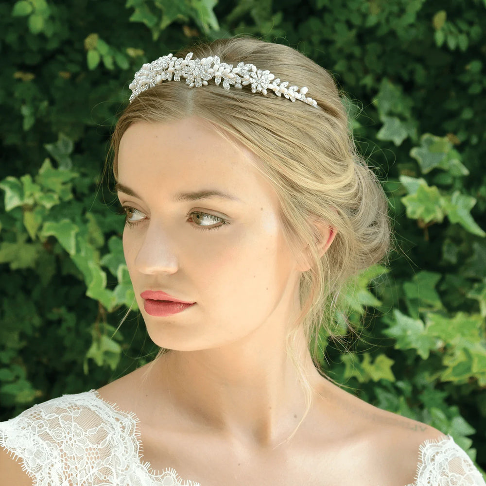 
            
                Load image into Gallery viewer, Brides Wedding Headband, Freshwater Pearls and Crystals BLANCHE
            
        