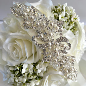 
            
                Load image into Gallery viewer, Crystal &amp;amp; Pearl Bridal Belt, Wedding Dress Belt Sash TT448
            
        