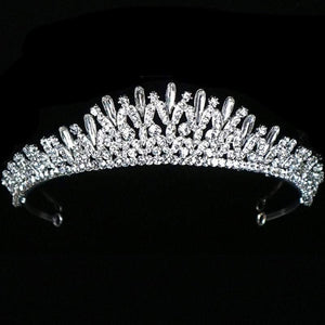 
            
                Load image into Gallery viewer, Crystal Wedding Tiara in Silver, 7230
            
        