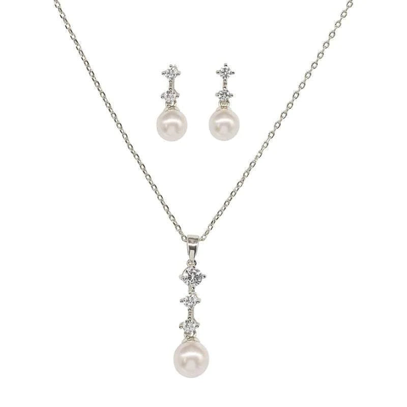 
            
                Load image into Gallery viewer, Crystal and Pearl Bridal Jewellery Set 7029
            
        