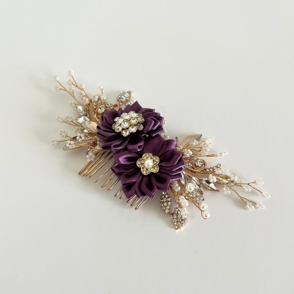 
            
                Load image into Gallery viewer, Floral Bridal Hair Comb, Wedding Hair Flowers, All Colours, TT301
            
        