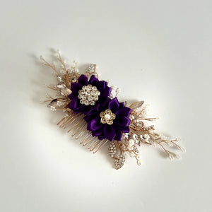 
            
                Load image into Gallery viewer, Floral Bridal Hair Comb, Wedding Hair Flowers, All Colours, TT325
            
        