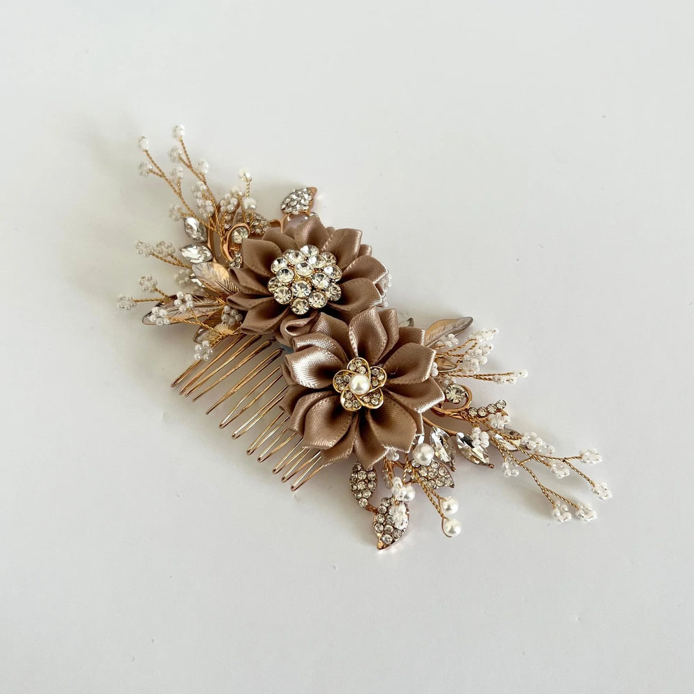 
            
                Load image into Gallery viewer, Floral Bridal Hair Comb, Wedding Hair Flowers, All Colours, TT326
            
        
