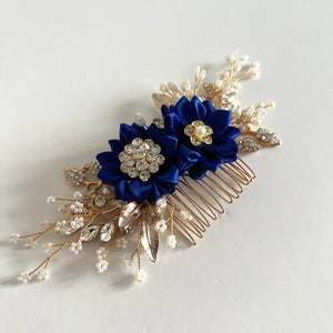 
            
                Load image into Gallery viewer, Floral Bridal Hair Comb, Wedding Hair Flowers, All Colours, TT328
            
        