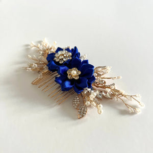
            
                Load image into Gallery viewer, Floral Bridal Hair Comb, Wedding Hair Flowers, All Colours, TT328
            
        