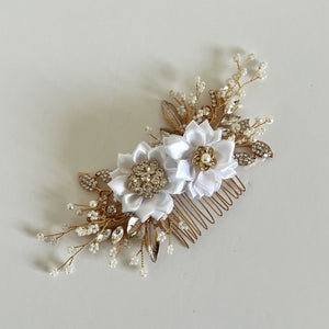
            
                Load image into Gallery viewer, Floral Bridal Hair Comb, Wedding Hair Flowers, All Colours, TT330
            
        