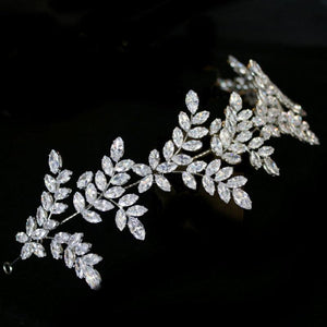 
            
                Load image into Gallery viewer, Glitzy Silver Crystal Bridal Hair Vine, 7263
            
        