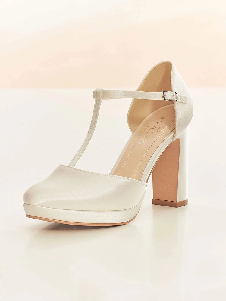 Perfect Bridal Ella Ivory Satin Keshi Pearl Ankle Strap Court Shoes | Salto  para casamento, Sapatos de noiva confortáveis, Sapatos de casamento