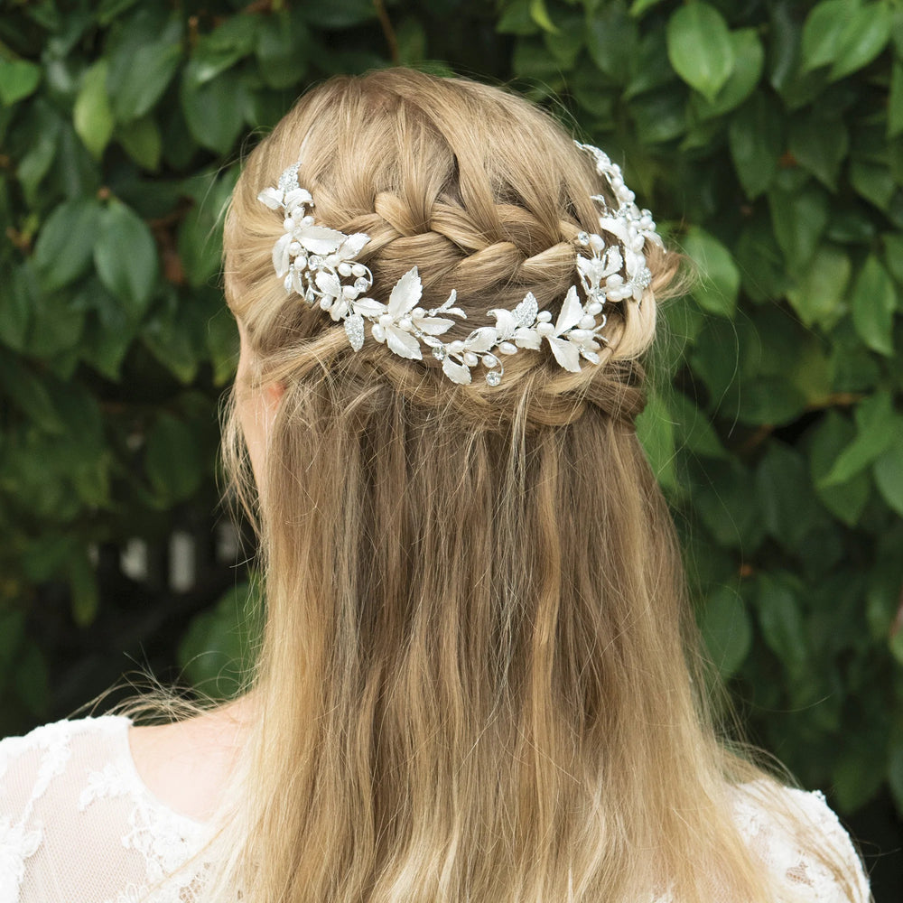 
            
                Load image into Gallery viewer, Ivory and Co Crystal and Pearl Bridal Hair Vine, ANOUSHKA
            
        