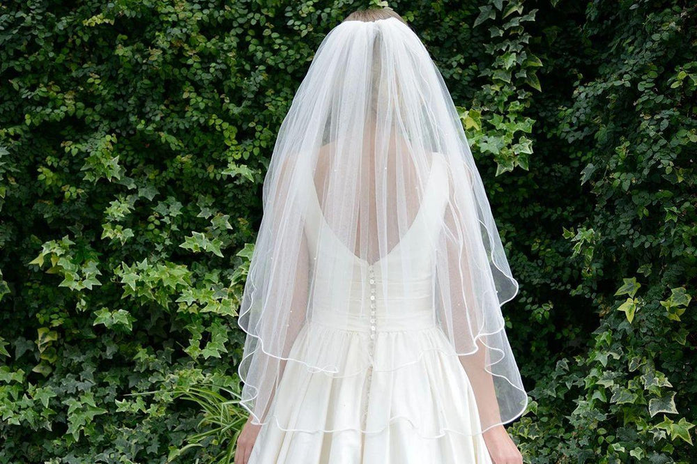 
            
                Load image into Gallery viewer, Ivory and Co Monte Carlo Bridal Veil, Satin Cord Edge MONTE CARLO
            
        