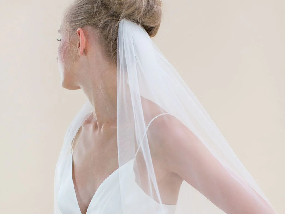 
            
                Load image into Gallery viewer, Rainbow Club Chapel Length Wedding Veil with Cut Edge Intrigue
            
        