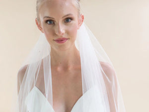 
            
                Load image into Gallery viewer, Rainbow Club Chapel Length Wedding Veil with Scattered Pearls Avalanche
            
        