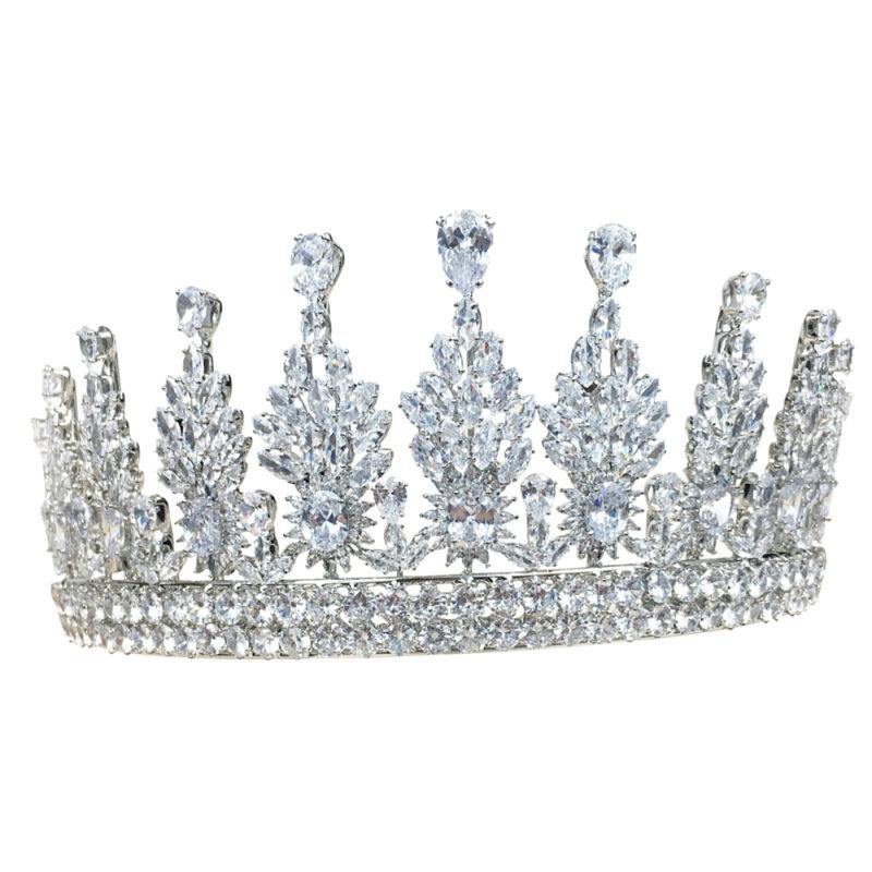 
            
                Load image into Gallery viewer, Regal Crystal Bridal Tiara Crown, 7008
            
        