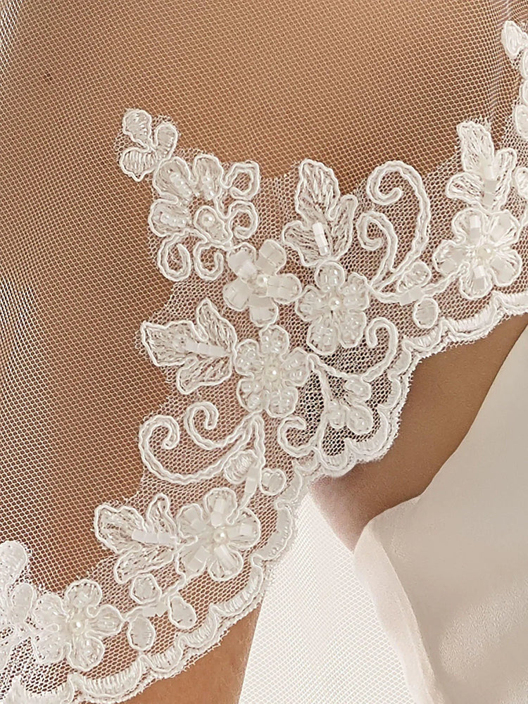 Single Tier Lace Edge Wedding Veil, Fingertip Length, Ivory Tulle S192