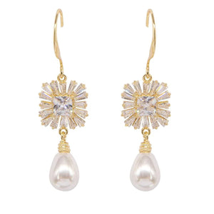 
            
                Load image into Gallery viewer, Vintage Treasure Pearl &amp;amp; Crystal Earrings, Gold or Silver, Bridal Jewellery
            
        